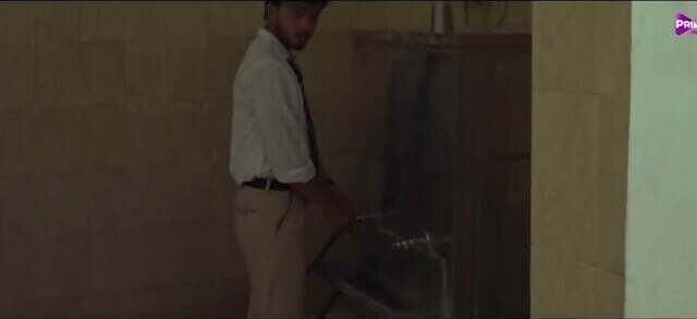 Pyasi bhabhi kicut bujhai