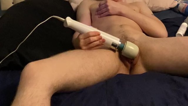 Watch t-dick (big clit) shake after every