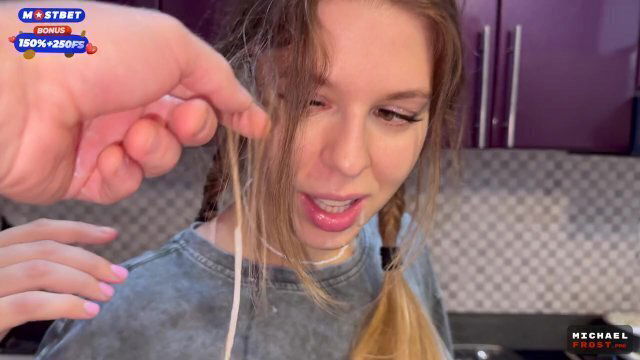 flatmate-girl doesn't mind periodic fucking kitchen mouth pigtails