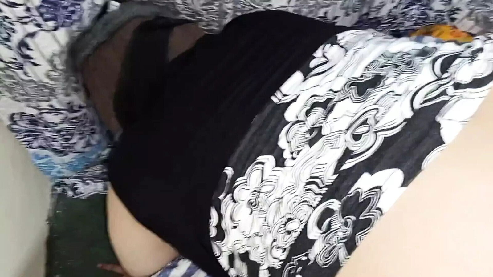 Desi stepmom barefoot doggy style gets Indian