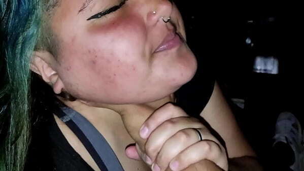 Descubro hermanastra hablando chico tinder presta garganta cambio cuente nada padres