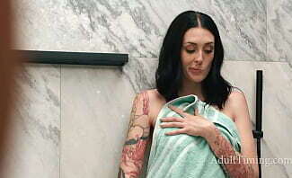 Woah Woman.. Need Take Shower Oliver Davis, Charlotte