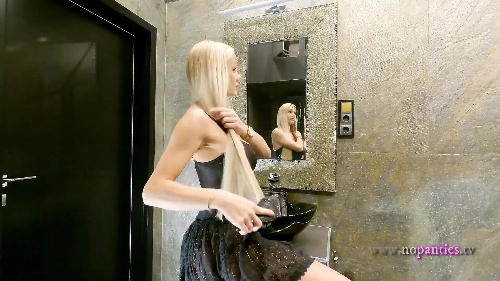 Sexy Horny Boobs Blonde Housewife Panties Shows Pussy Nice Bare