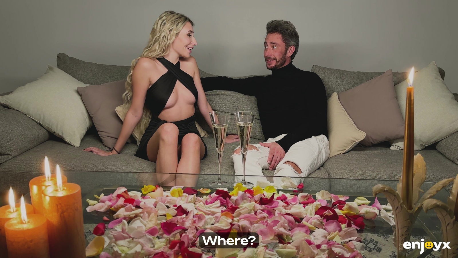 Long-haired blonde Tory Sweet rides cowgirl position