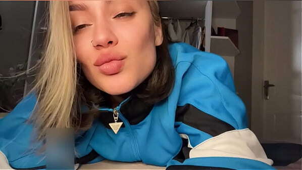 best friend'_s girlfriend gave unforgettable blowjob while went store