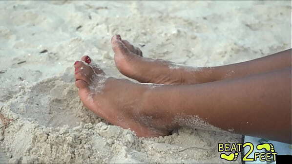 Giggles'_ Feet Sandy Beach Beat2Feet Reup