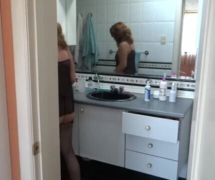 show stepmom jerk while shows erotic lingerie