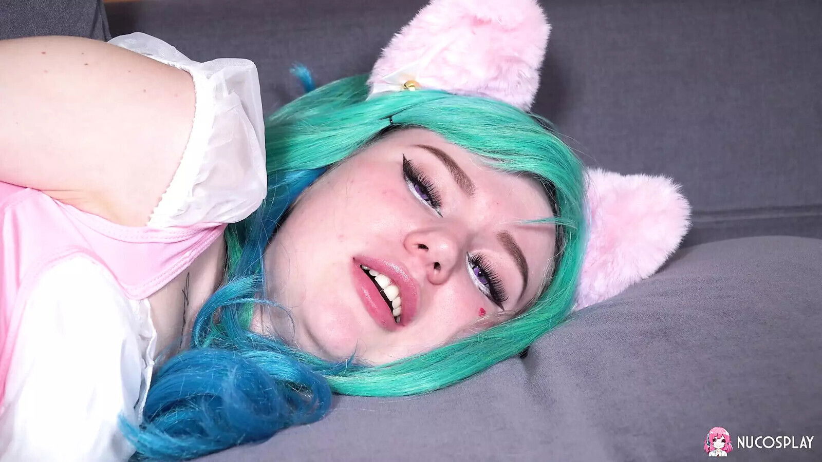 Naughty Leyla Lure buttplug masturbates fucks with dildo.