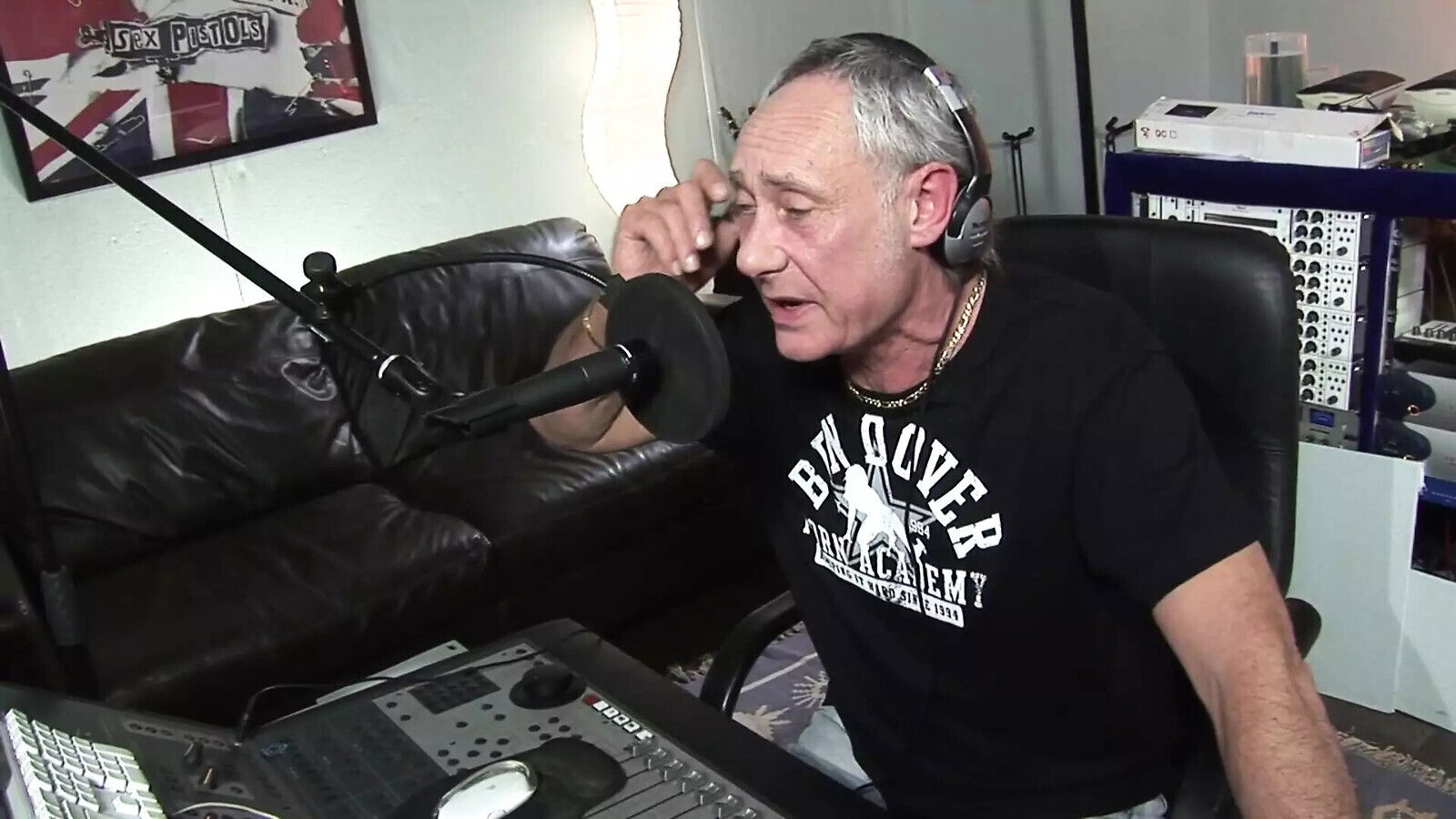 Love triangle with Paige Cindy Behr MILFs with