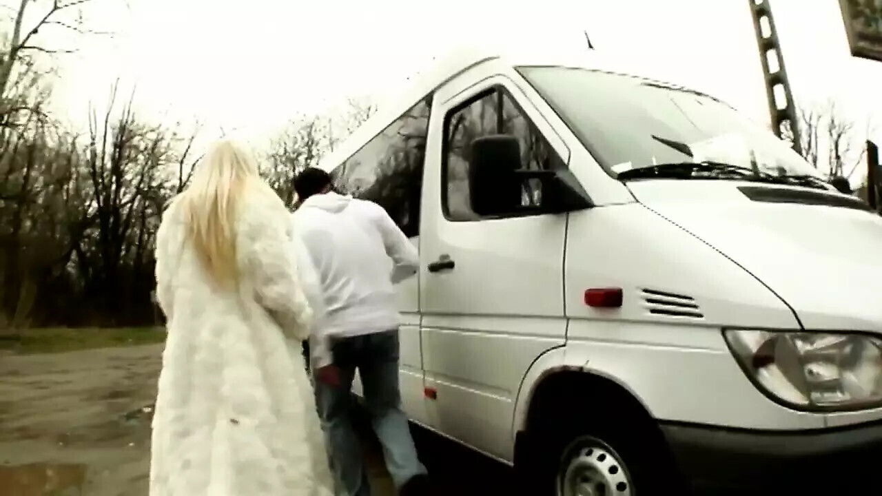 Maddy can't resist starts fucking Nick