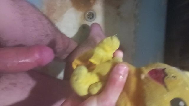 Писаю своего пикачу