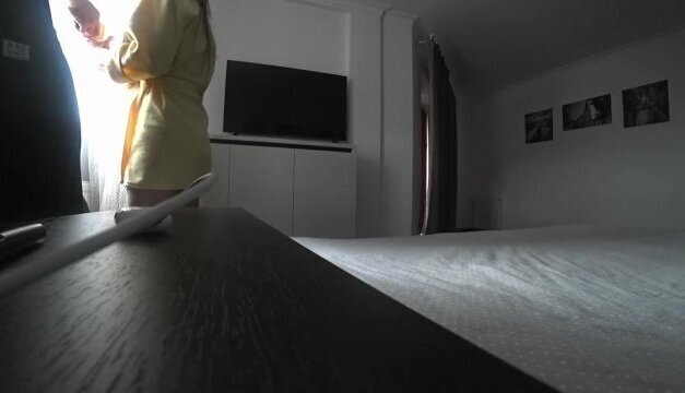 Жена изменяет своему мужу неизвестным мужчиной дома кровати. Настоящий неверный...