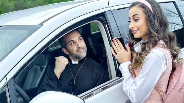  Adorable hottie Scarlett Page penetrated in the doggy style 