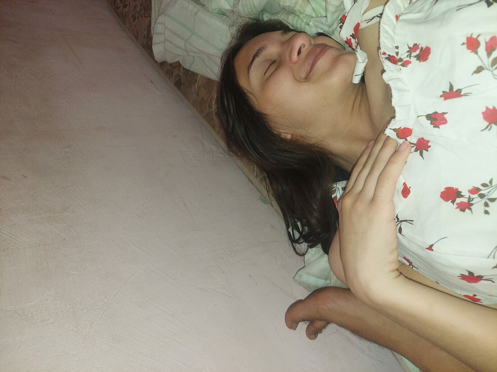 girlfriend beautiful enjoys homemade fucking from front