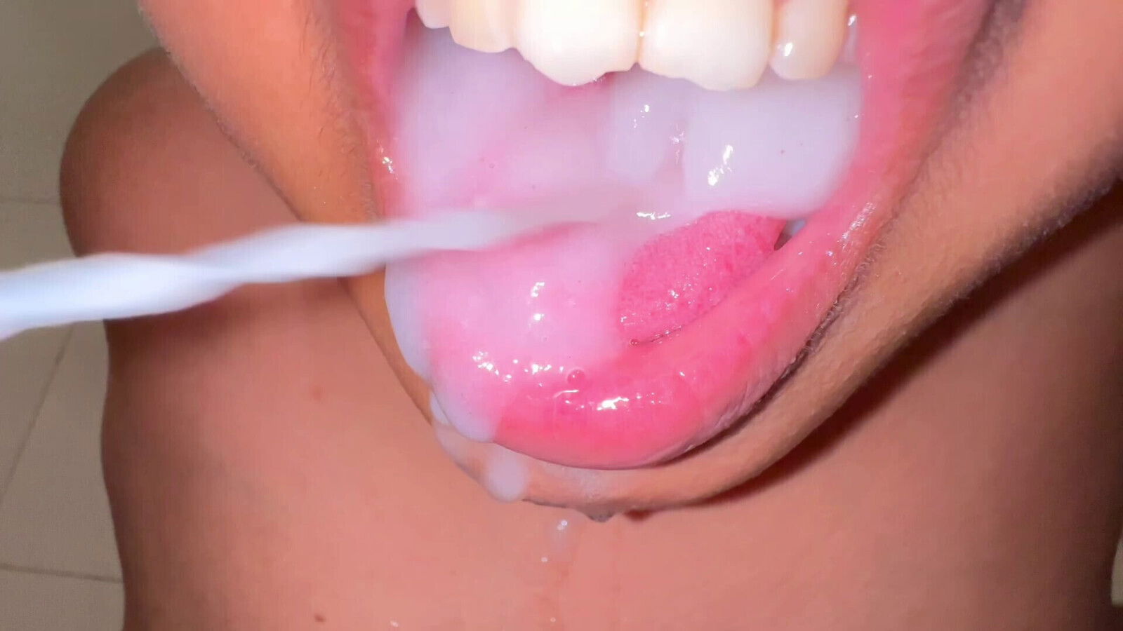 Satuli Beta Lund Chosta usake munh veery daal diya