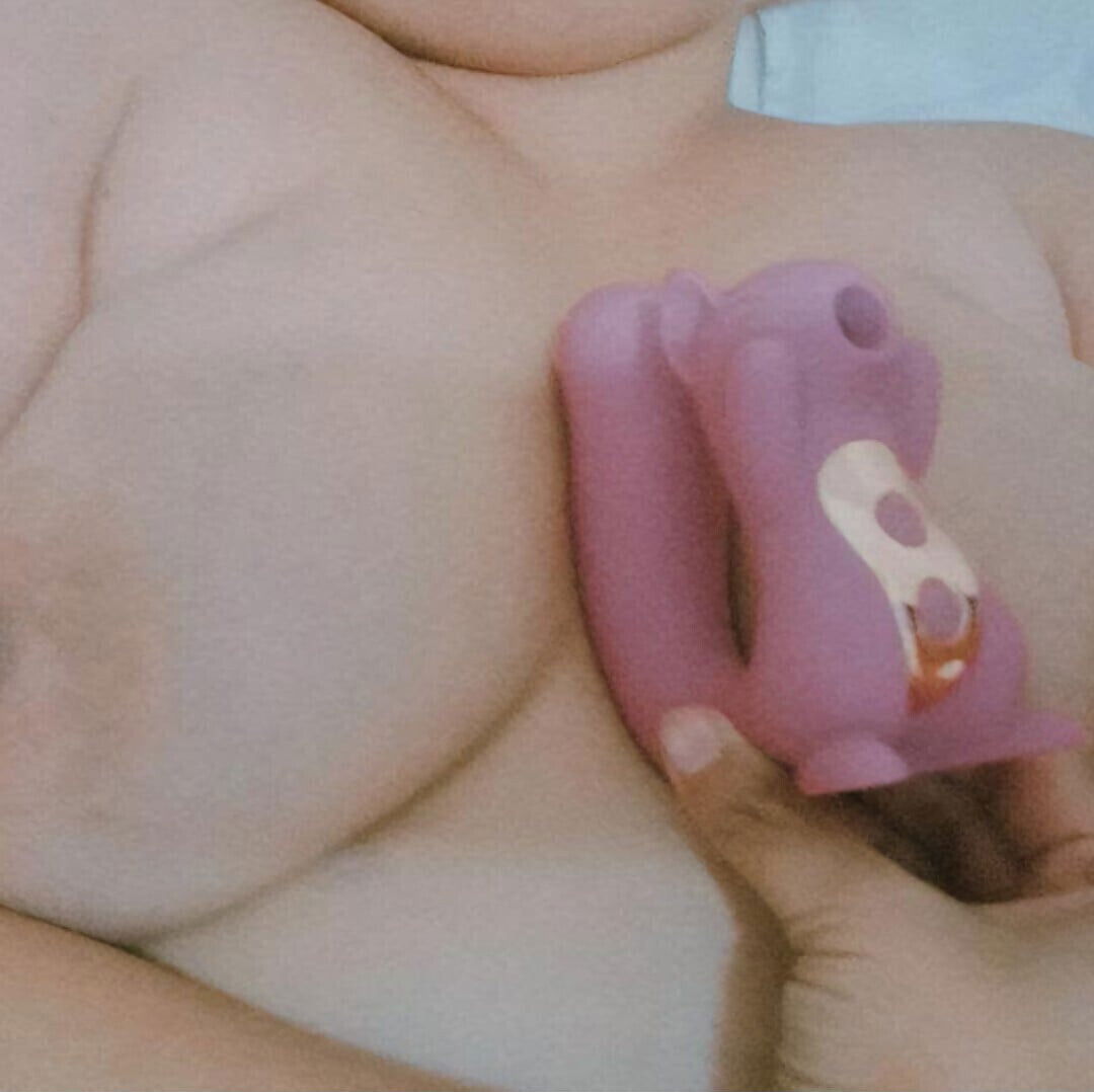 Trying clitoral suctioner squirts first time