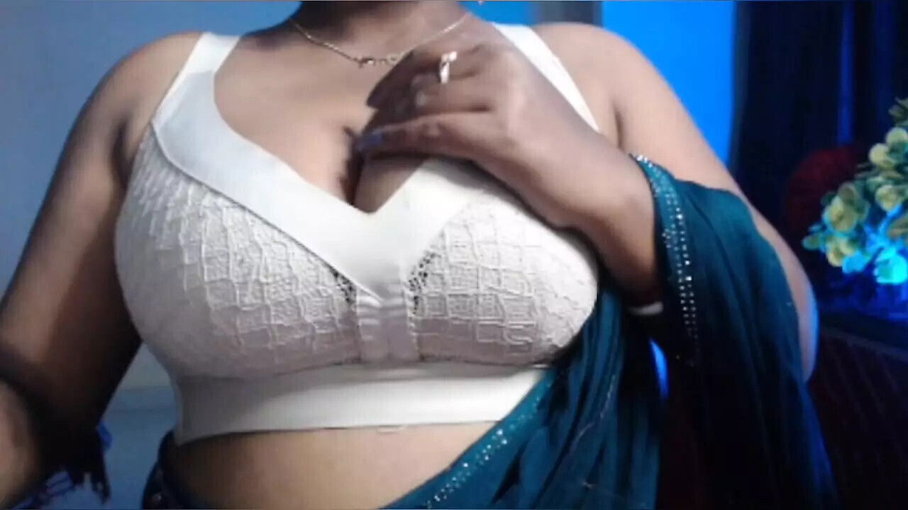 Desi Solo Boobs Show