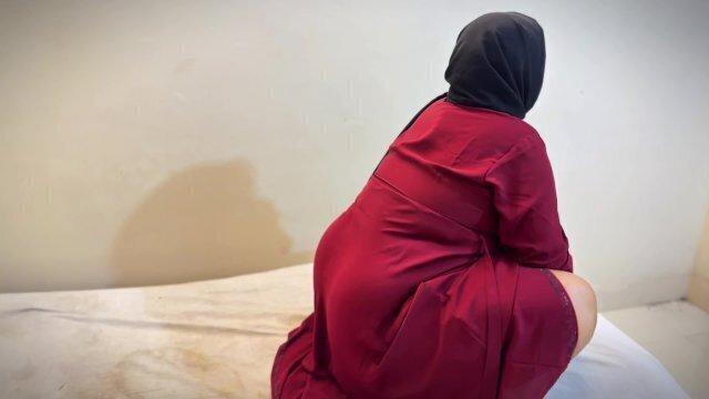 Chubby Pussy Huge Hijabi Used Pussy Play Almost Caught parents Room