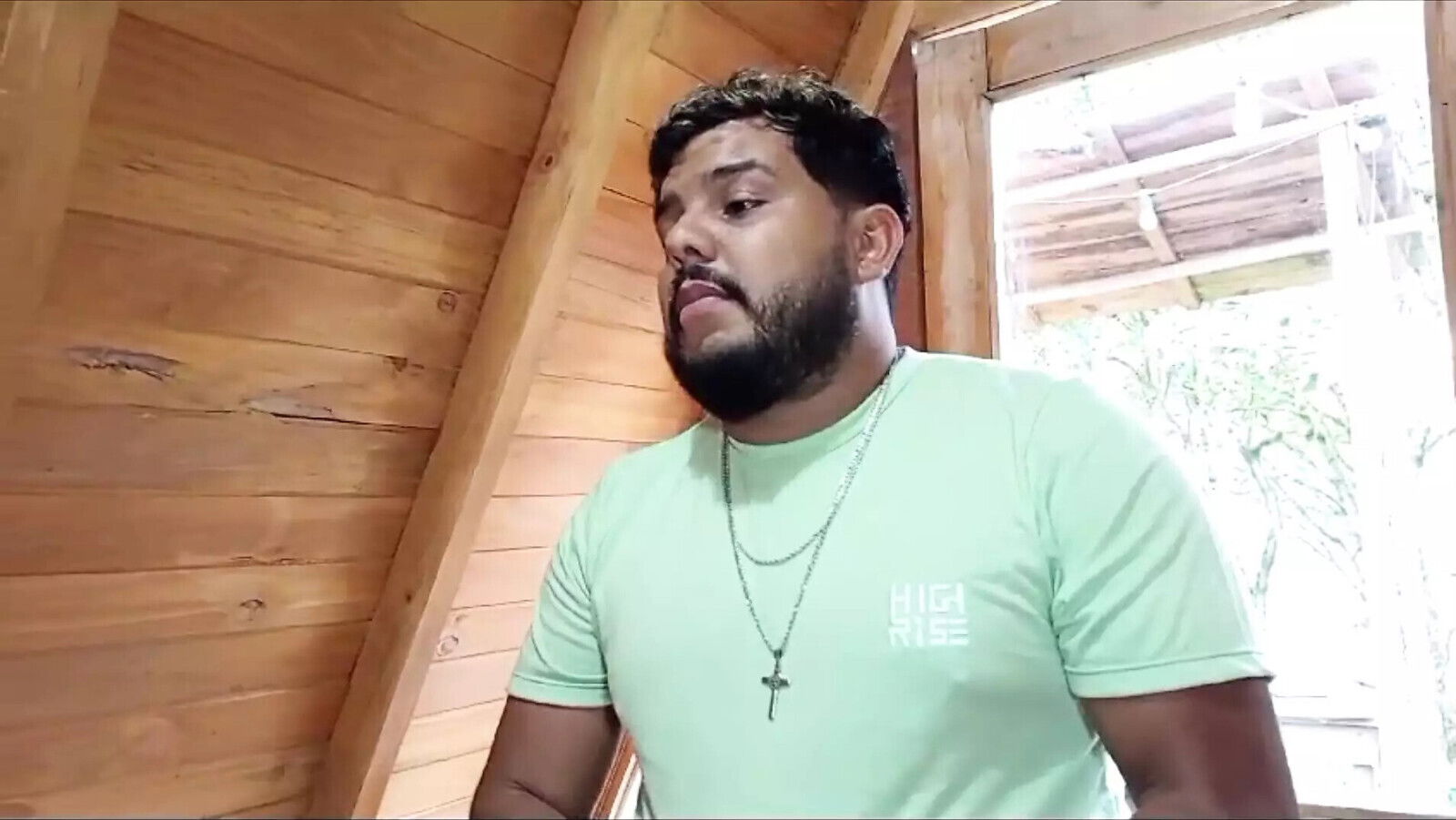 Horny Woman Fucking Masseuse With Deep Throat Makes Face