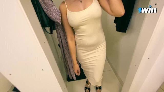 разговорами, шопинг, выбираем платье русской красотке.публичный