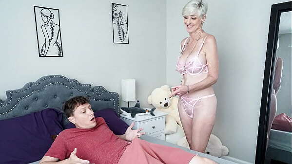 Step Nana'_s Geriatric With INCREDIBLE Pussy