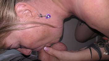 Kiwi MILF slut pissed toilet then hardcore creampie fuck