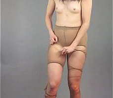 Hot Italian Girl Rips Her Collants During a Photo Session - Pocket Girl