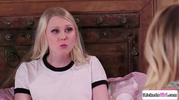 Teen lets lesbian stepsis lick pussy