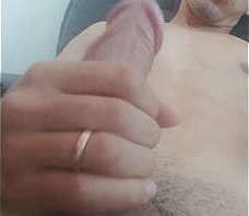 Pego batendo PUNHETA pela Empregada que resolve dar o cu