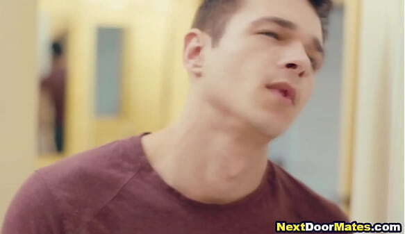 Straight threesome fucked buddies