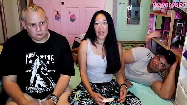 Answering random questions with diaper fetish