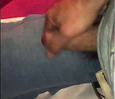 Corrid&oacute_n en casa de la vecina mientras ella no est&aacute_