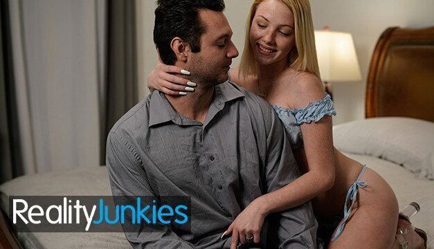 ADULTMOBILE Horny Dixie Gave Mind Blowing Blowjob Fuck Hard Pussy