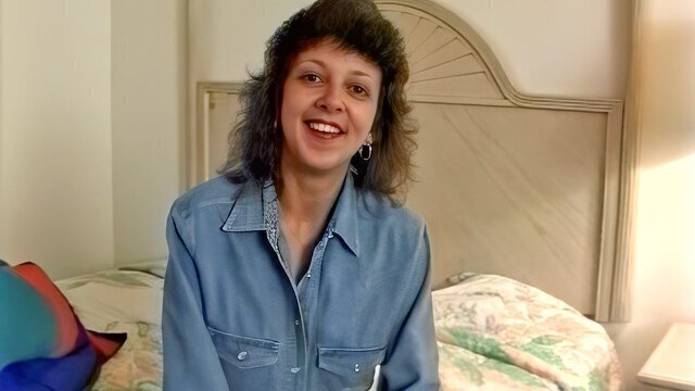 Dover meets housewife Darcy tries