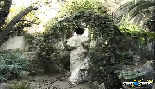 girl (film with dialogues Italian)