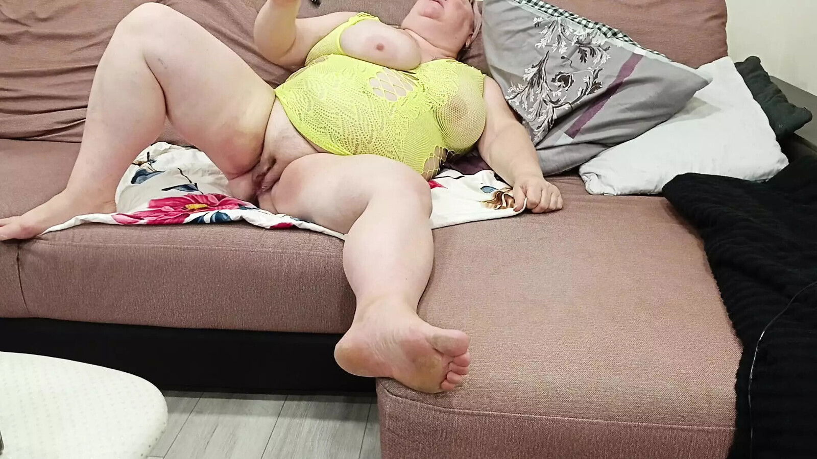 stepmom masturbates meaty pussy