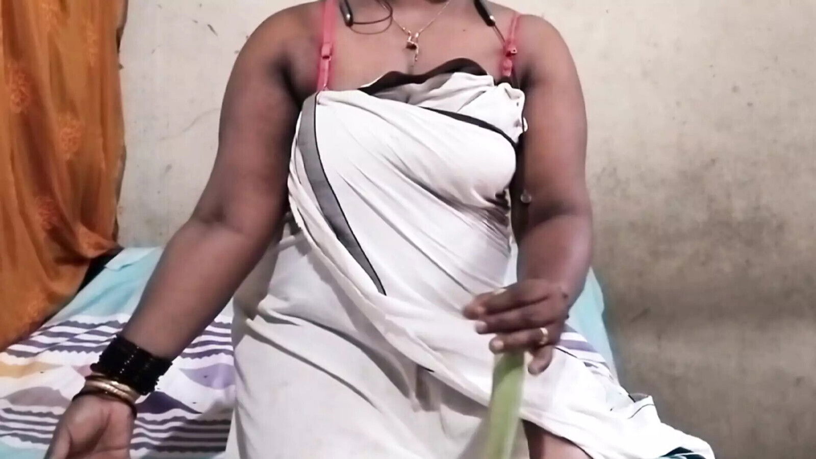 indian desi bhabhi boobs talk