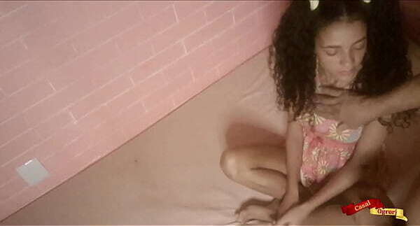 Enteada chora durante sexo