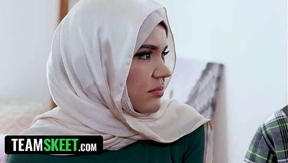 Teaching This Kinky Little Hijab Virgin Pleasure