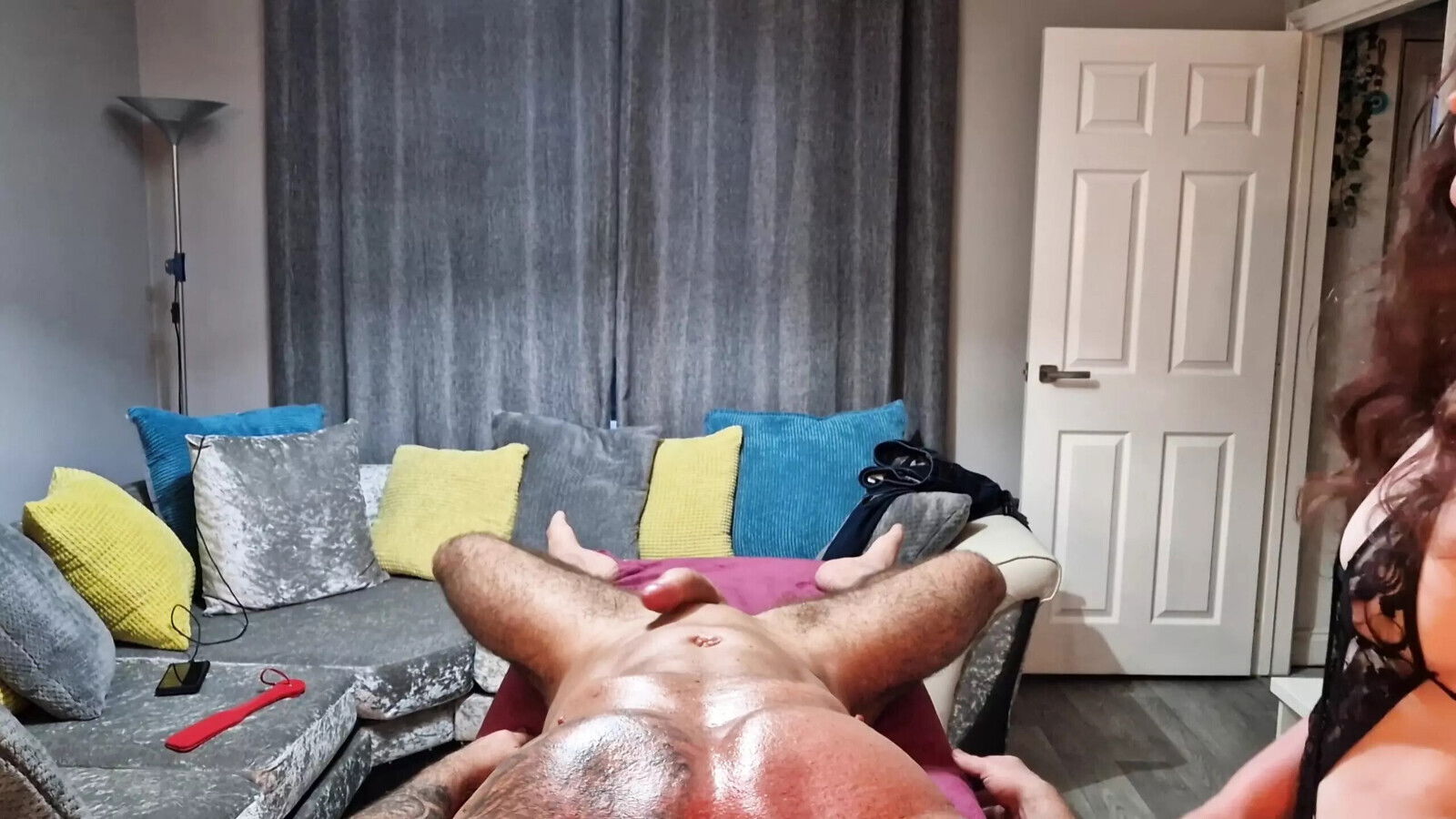 Part Amateur real life swingers couple invite bodybuilder around they enjoy sharing thick juicy