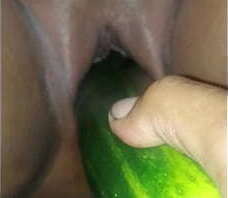 Mais pepino na bucetona