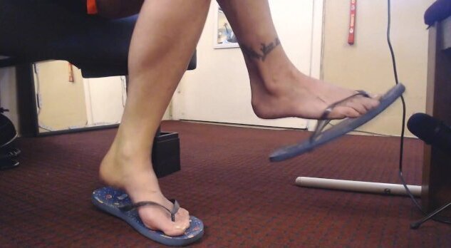 ASMR Flip Flop Slapping Blue Balloons