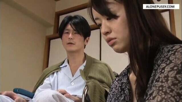 Father Knocks Step Daughter-Hitomi Enjoji, Kaede Niyama, Yuzu Hoshino.