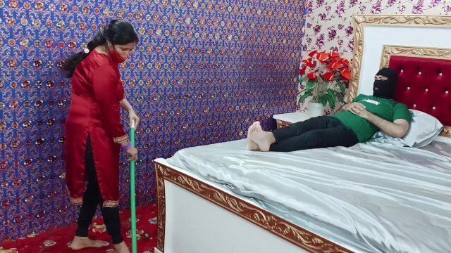 Indian Hindi Maid Blowjob Sucking Hard Fucking Dick Boss