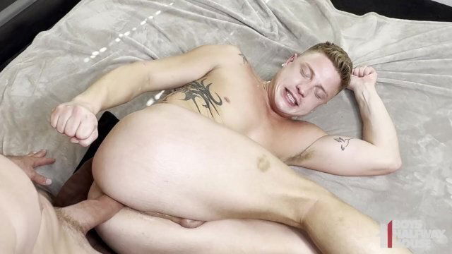 Jock Logan Aarons Gets Holes Pounded Swallows Load From Huge Bareback