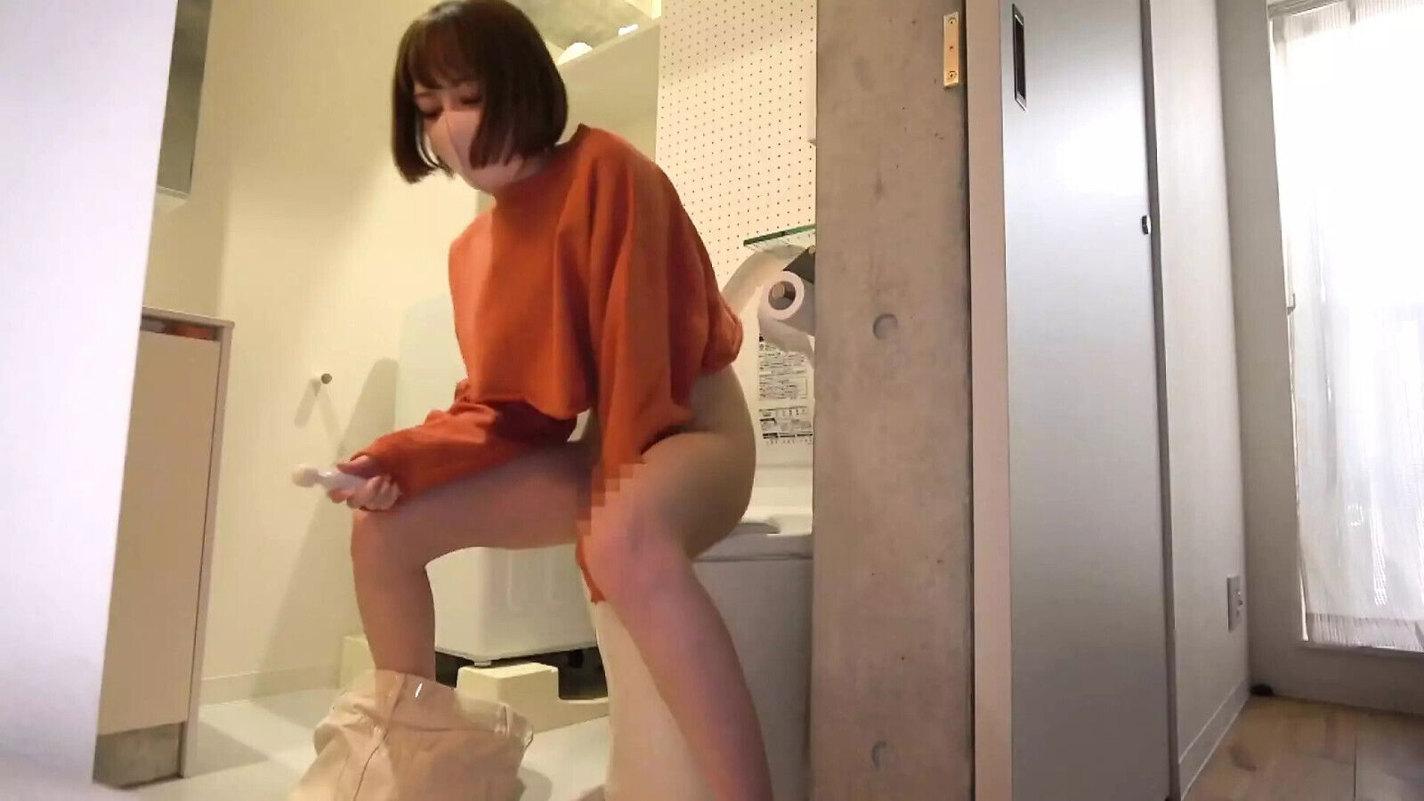Part Masturbation Real Continuous Previewing! Borrowing Mobile Battery Having with Beautiful