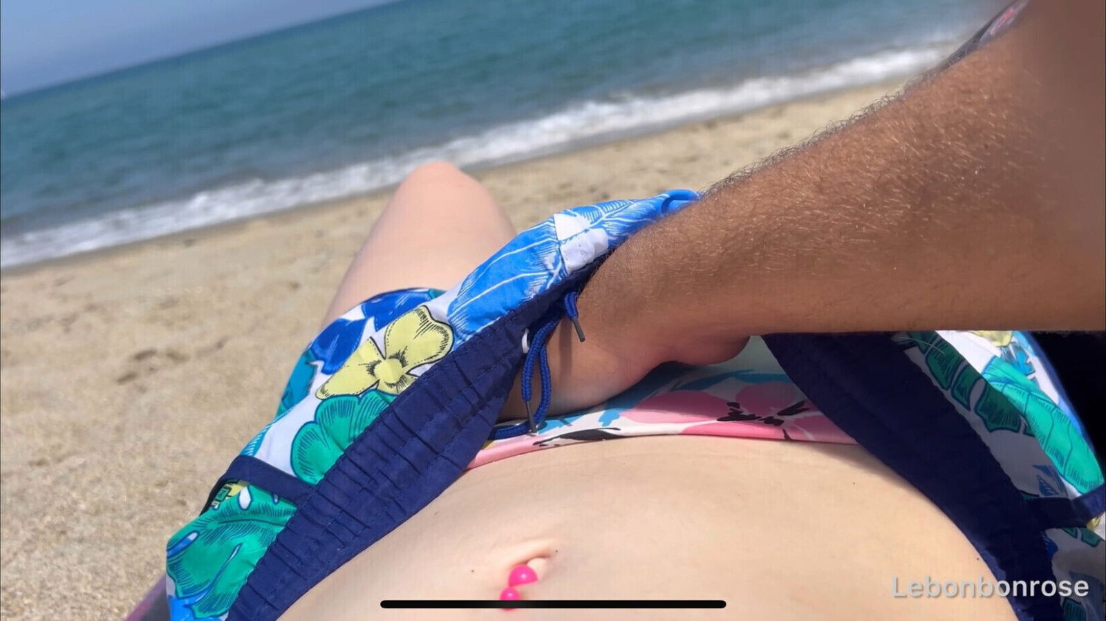 friend masturbates beach front everyone!