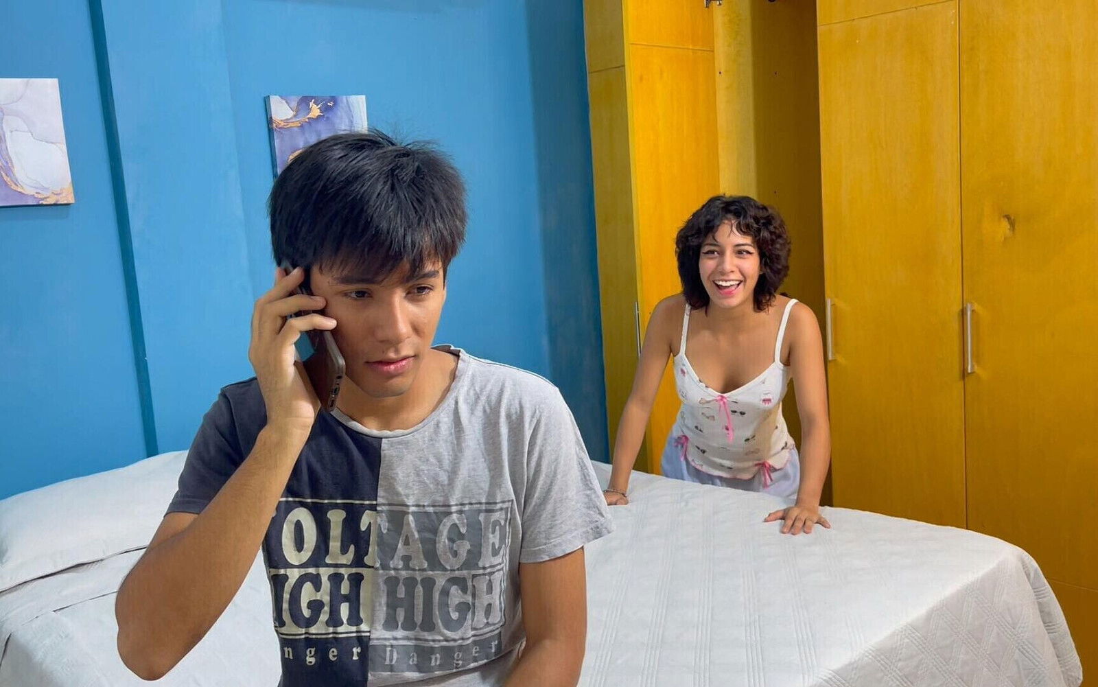 I Get Rid of My Shy Stepsister's Jealousy with a Hard Fuck and a Rich Cumshot on Her Ass.