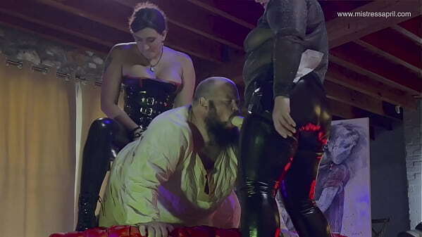 Dominatrix Mistress April Slave Centerpide