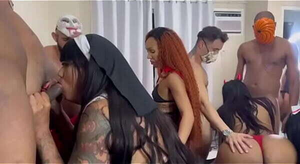 Putaria halloween, doces travessuras meti piroca todas